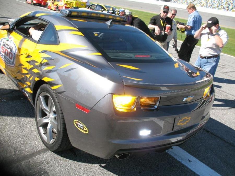  Chevrolet Camaro Daytona 500 Pace Car 2009 года  (фото 17 из 18)